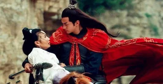 孙坚|吕布看似战力无双,历史上有人多次击败他