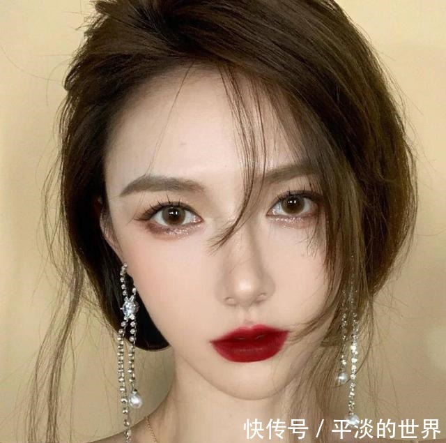 橘色调 看惯了素颜,来看适合浓妆的口红,纪梵希高级炫酷,香奈儿艳丽!