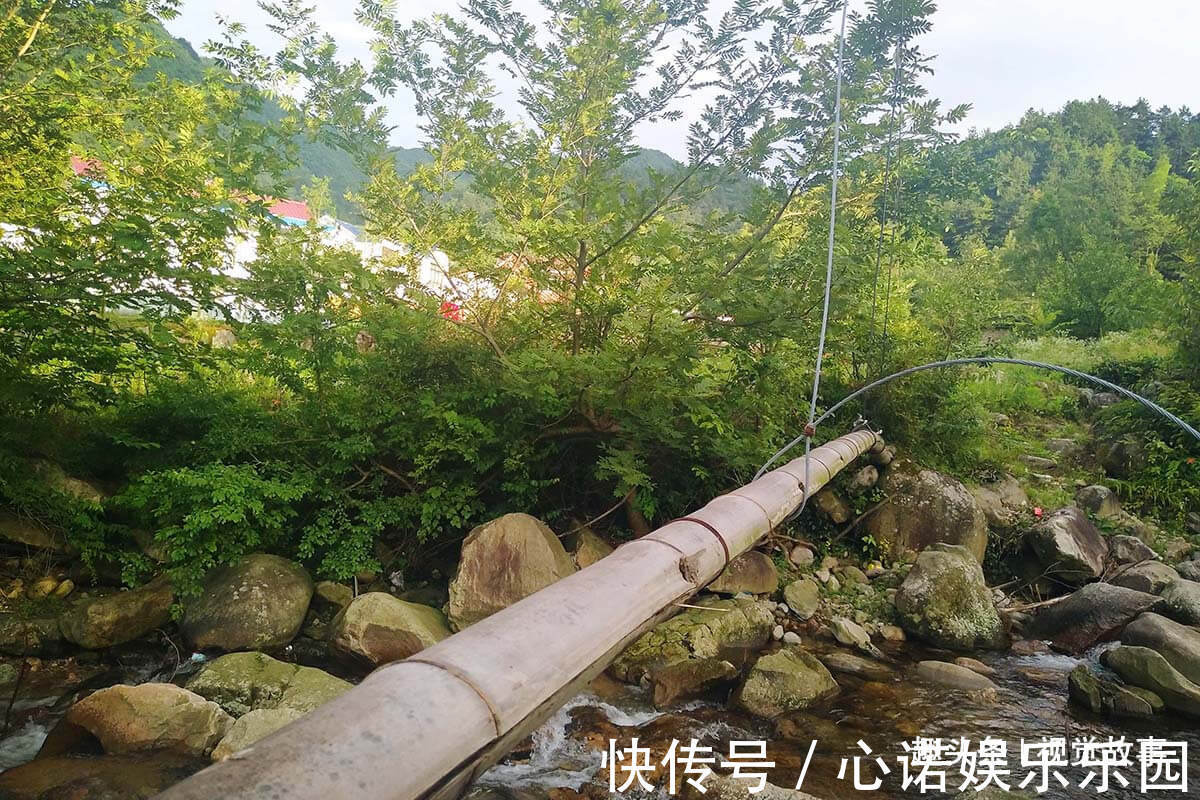 楼房|山村楼房装修豪华,门前堆满柴火,2个儿子3年没回家