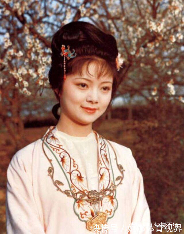 凤姐!薛宝钗才是凤姐的亲表妹,为何王熙凤喜欢黛玉,胜过宝钗?