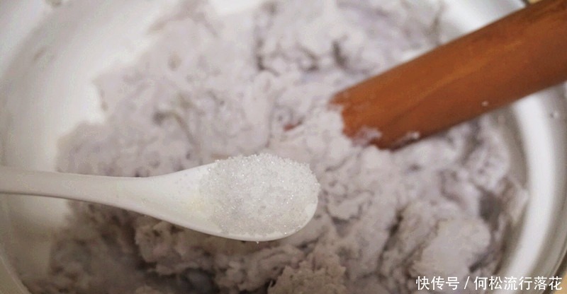 金黄诱人的香酥芋头卷,2个小技巧,在家轻松就做好,不信你看看