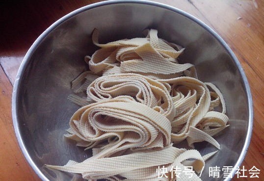 黄瓜|夏季天热，无论有钱没钱，这凉拌菜都要吃，清热解暑，天天吃不腻