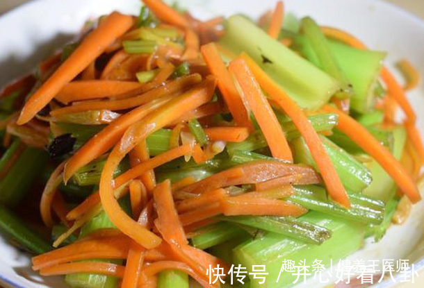 胡萝卜炒芹菜|孩子努力减肥害怕被人嘲笑肥胖,多吃减肥菜,清爽减肥瘦身
