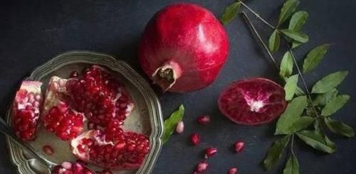 女性不想早衰，不妨多吃以下食物，補(bǔ)水潤(rùn)膚，排毒養(yǎng)顏，早吃早好