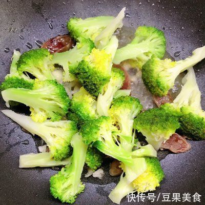 腊肠|迷倒全家的西兰花炒腊肠，真心好吃