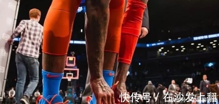 高颜值 怎样在大学打球吸引女生注意?这5双高颜值球鞋必不可少!