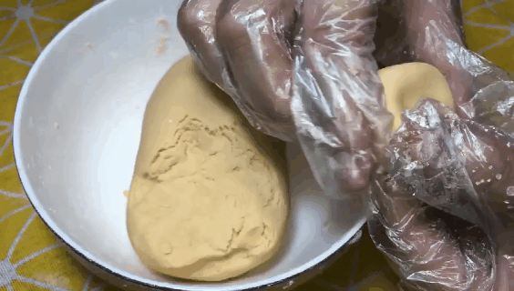 红薯新吃法，不油炸不水煮，外酥里糯，好吃到停不下来！