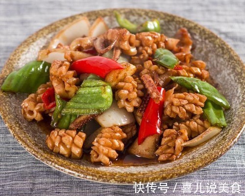 鱿鱼这么做最简单，开胃解馋又下饭，米饭遇上它有多少都不够吃！