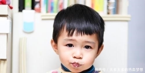 钙片|俩孩子一个天天吃钙片,一个天天喝牛奶,三年后身高差别明显