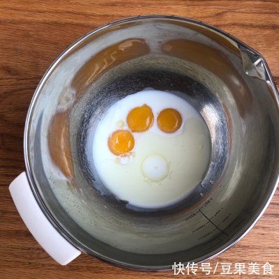 蛋白霜|正宗地道的桂花黑米糕做法，速来围观