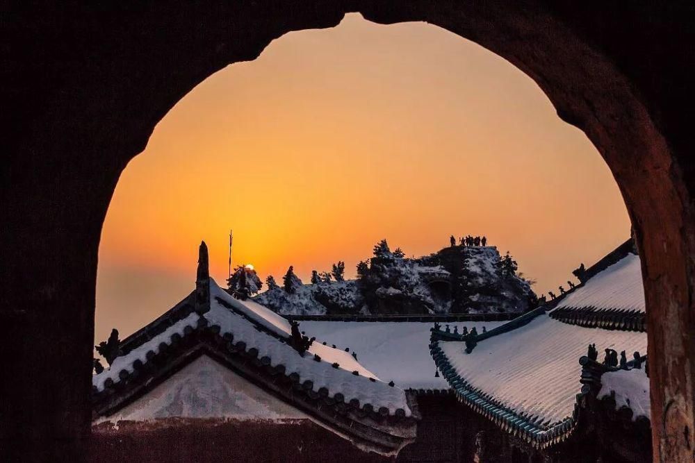 风雪|风雪武当山,仙境藏玄机!大雪封山时,道人、隐士都在干什么!