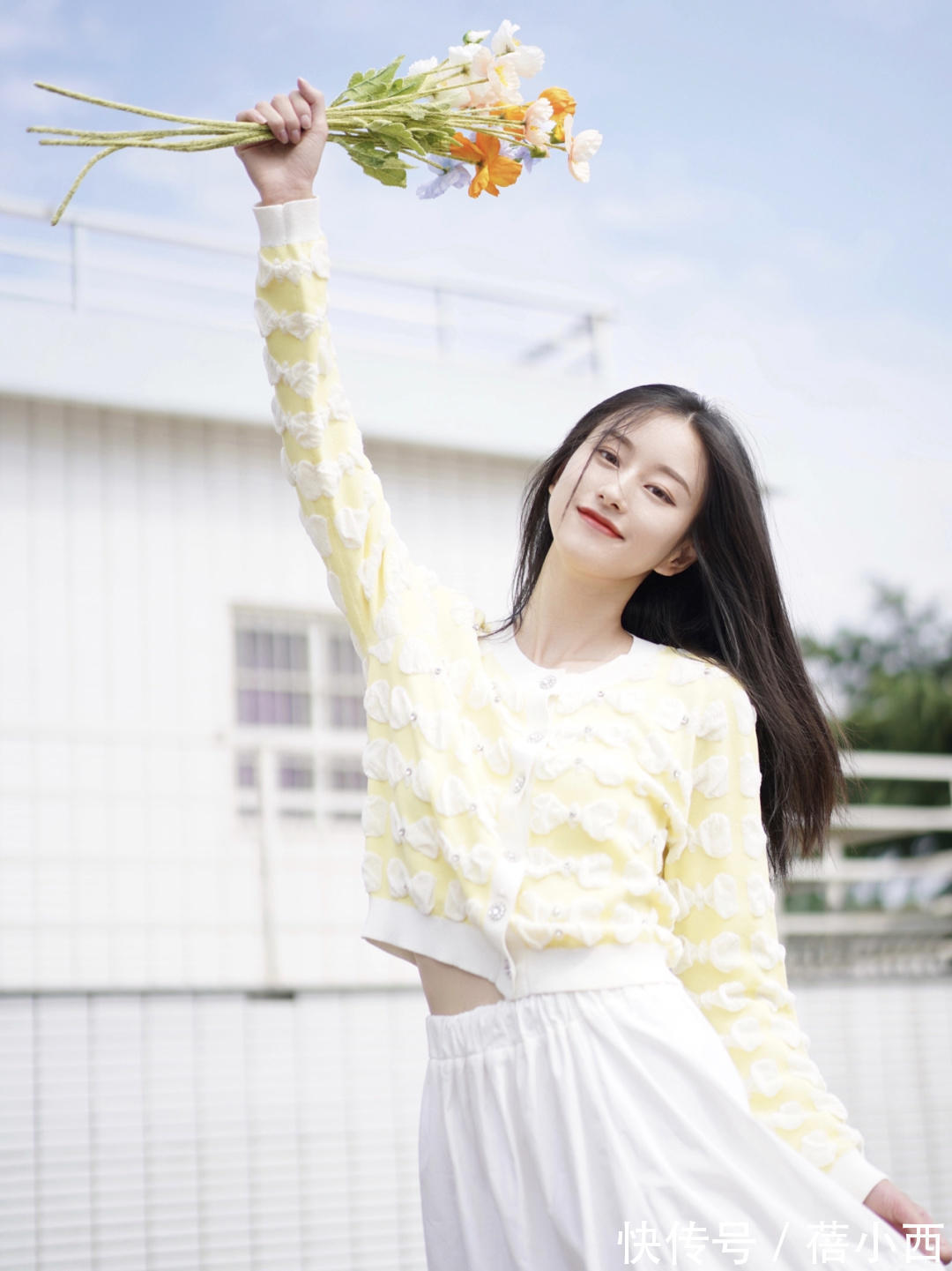 小蛮腰|告别沉闷!秋天穿搭该有新突破,来学这位博主穿搭示范chic又高级