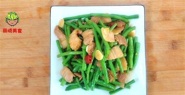 豆角有人焯水,有人直接炒,难怪不好吃,看饭店大厨师是怎么做的