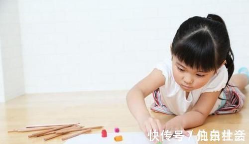 孩子|6岁孩子写作业到凌晨，宝爸询问后直接撕了作业本：咱不抄了