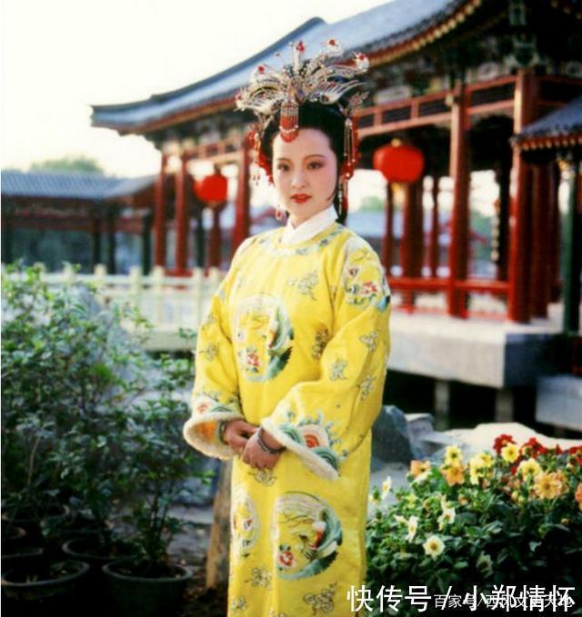 贾元春&红楼梦中,贾元春究竟发现了什么不为人知的秘密,而被皇帝赐死