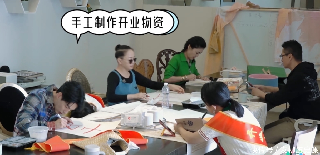 嘉宾们|真涵养？嘉宾捐书支持桃花坞图书馆，周杰1人顶全场，张翰最意外