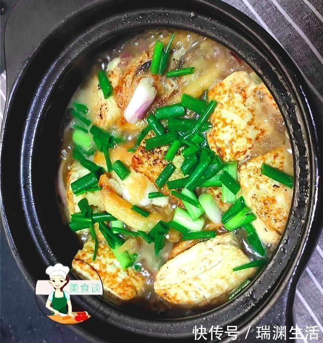 豆腐和此绝配，焖一焖鲜香嫩滑，做一锅连汤汁都不剩，便宜又营养