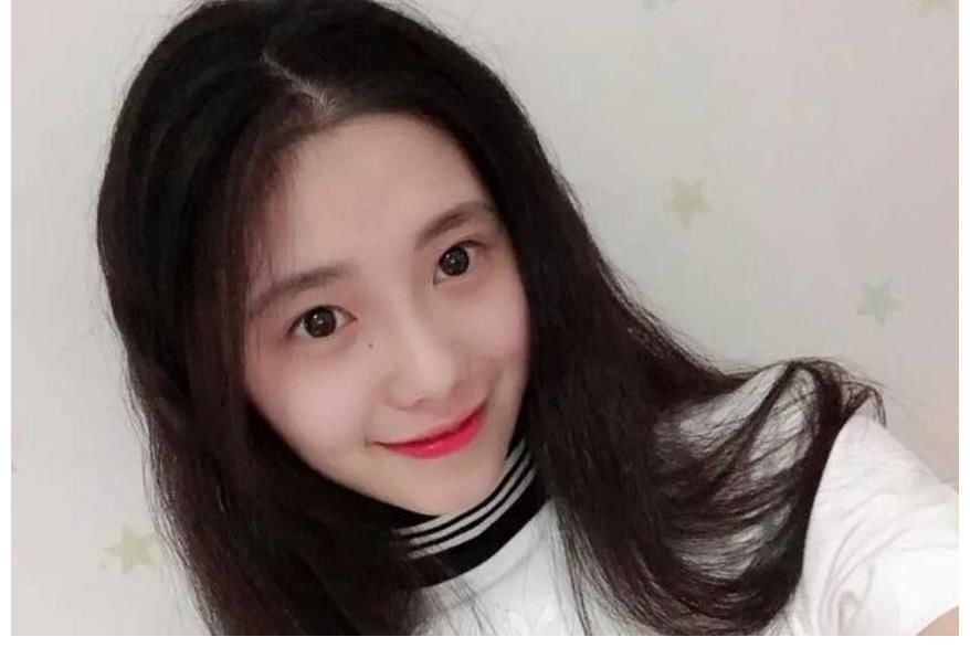 张艺谋导演|谋女郎刘浩存体重82斤，一双纤细的漫画腿太抢镜，满满的少女感？