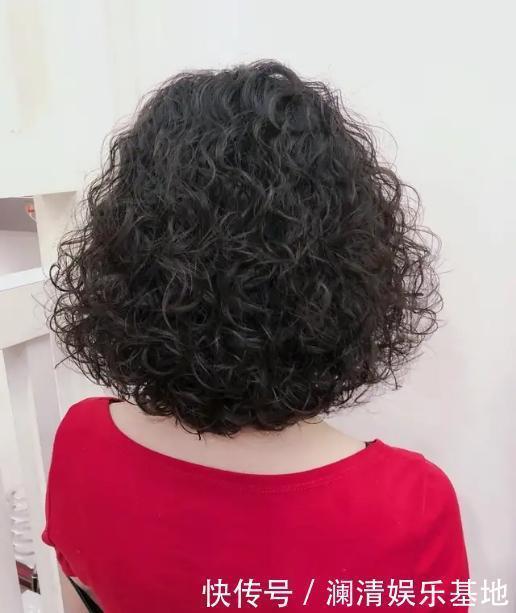 发质|奔四奔五的女人,推荐剪掉长发梳短发,原因有5点,重点不是好看