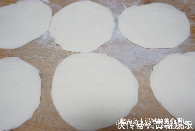 蒸包子，记住不要直接上锅蒸，技巧教您，松软好吃，超级简单