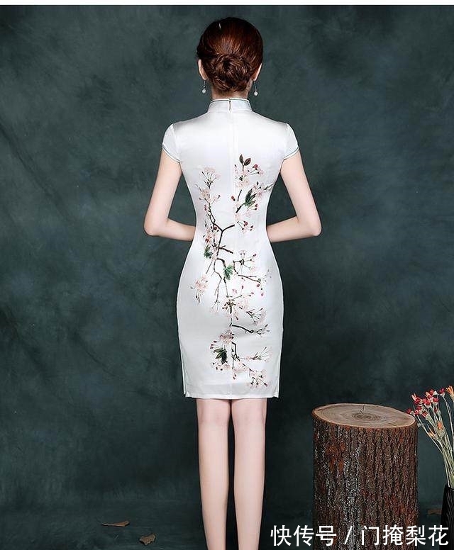 轻盈|旗袍之美,婉约柔美,轻盈柔美中浸润人的心田,美轮美奂让人心动