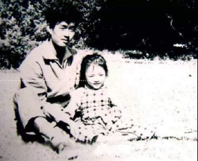 连续主持16届春晚,拿遍主持界所有奖项,她为何这么牛?