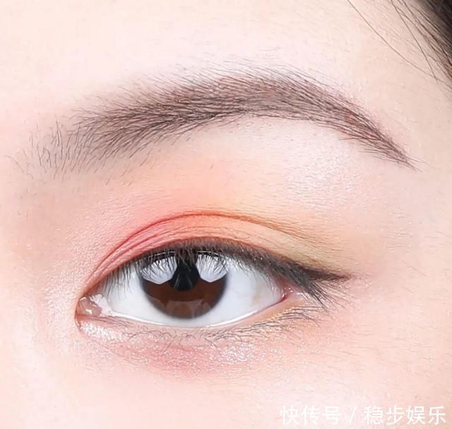 实用妆教贴夏日画“小雏菊妆”让你颜值加倍