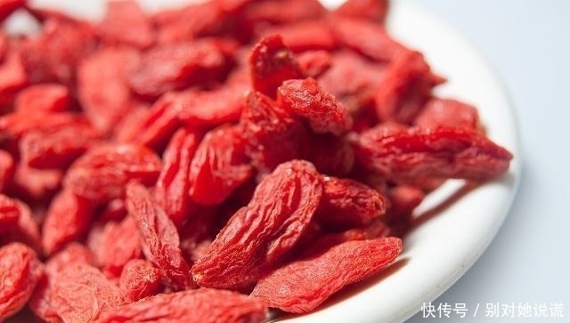  黄金|枸杞和“它”是黄金搭配，若能连喝7天，或许肾补满，肝也干净了