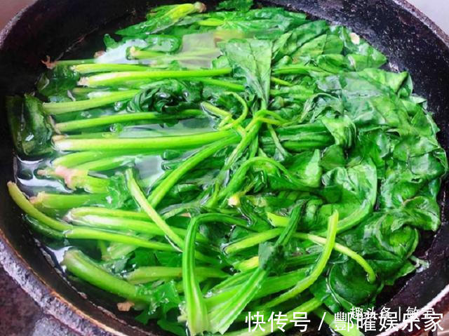 一日三餐|4种蔬菜必须焯水才能吃,厨师长再懒也不能省略一步!