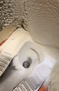 |搞笑GIF:姑娘 不行就别硬撑了 我看着都觉得尴尬