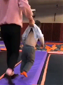 |搞笑GIF趣图:这是我见过最豪华配置的摩托车