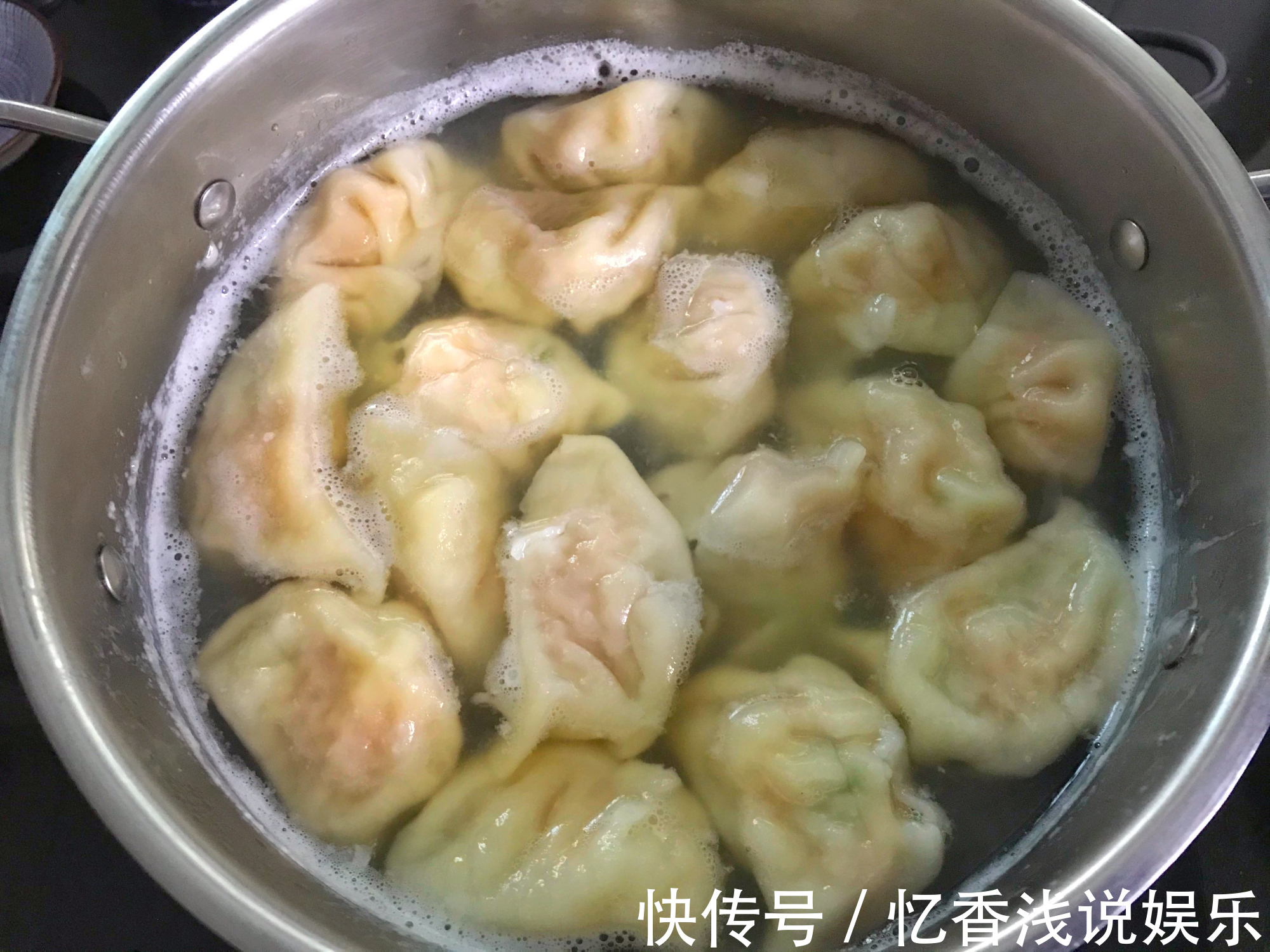 包饺子|夏天多吃此碱性蔬菜,用来包饺子,比韭菜鲜嫩,清香味美不上火