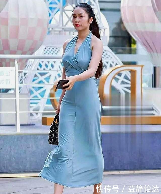 清凉 浅蓝色飘逸连衣裙,让你时尚出街,展现青春活力