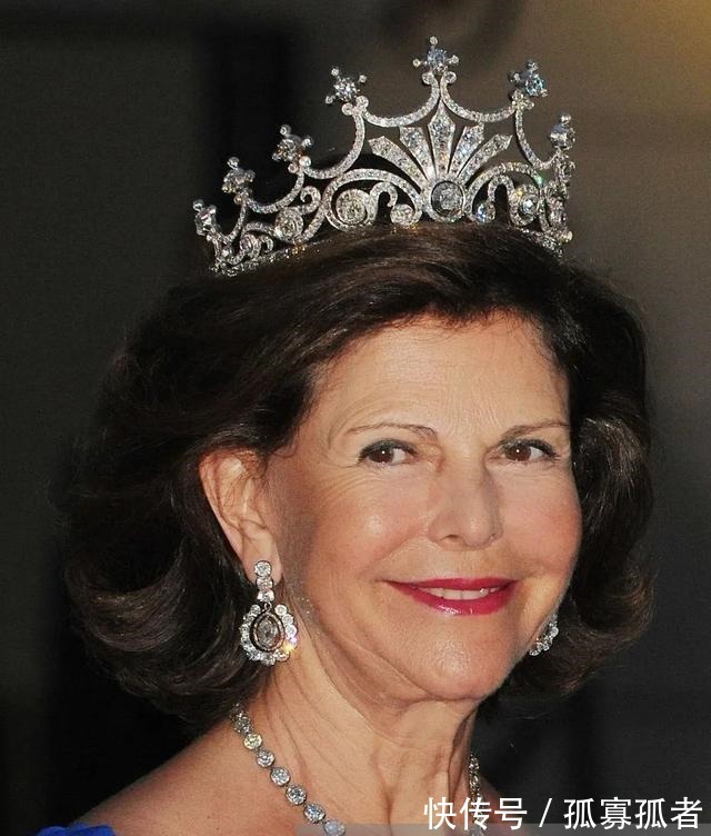 吊坠&那么重的耳环为什么却成为了王室女性的最爱!