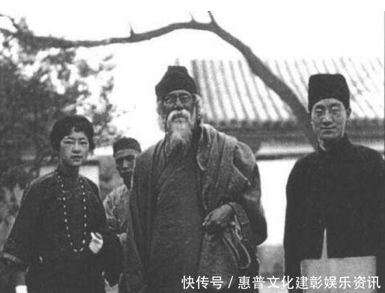 访华|泰戈尔访华时,陆小曼梳了一丝不苟的发型,站在门口干这事!