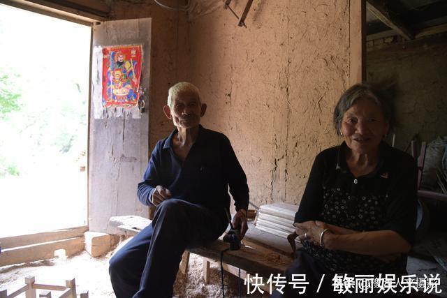 墨斗&名叫李根的82岁老木匠,一天精工制作两个小方凳,坐在家里就卖完