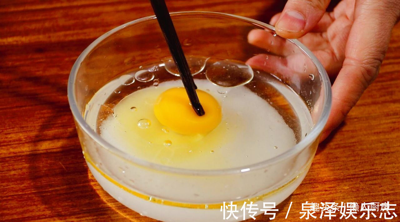 过年吃的茶食不用买，自己在家做，半斤面粉能做好多，又香又脆