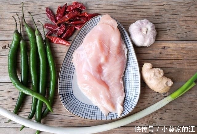适量|鸡胸肉此做法简直太赞了,比宫保鸡丁还好吃,开胃又下饭