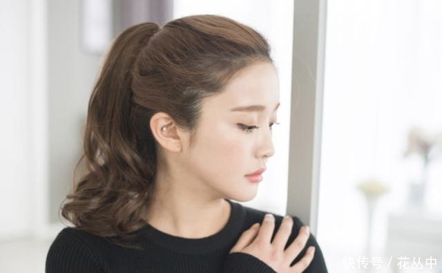 扎马尾的时候一定要注意这三个情节,不然的话会显得你很老气