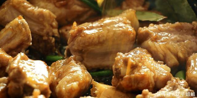 老少皆宜|经典肉菜糖醋排骨,浓油赤色甜咸适中,吃起来油而不腻老少皆宜