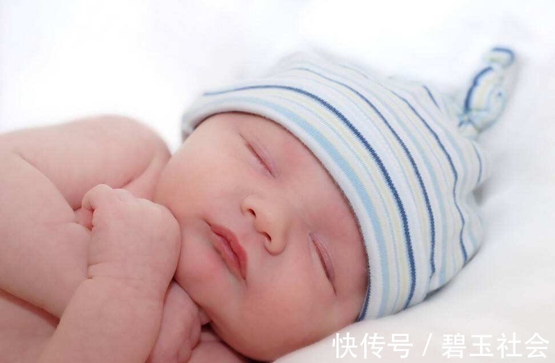 醒来|婴儿多大就能睡“整夜觉”做到这4点,满百天的宝宝就可以!