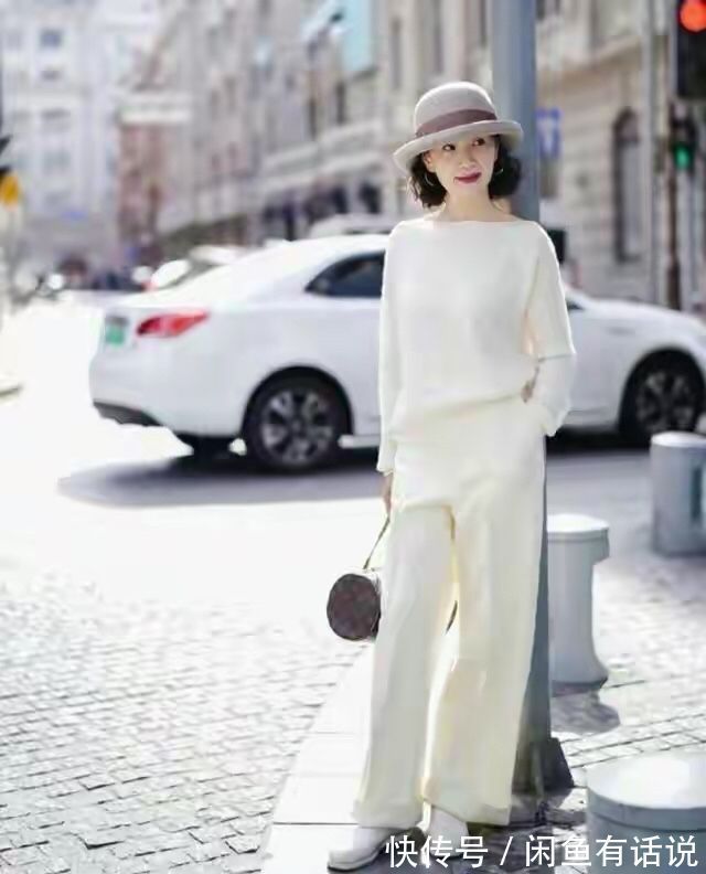 宽松|三木妈妈不戴帽子也好美,基础款就能穿出高级感,58岁气质太出众