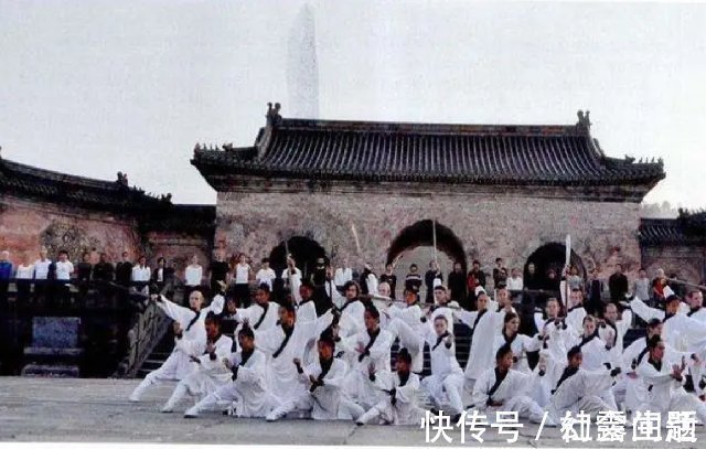 师傅&李立群讲述真实的中国内功:他的气功师傅断气后,不许任何人碰他