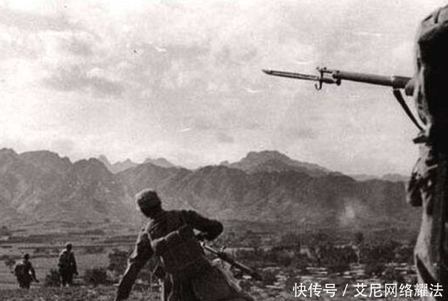 血染|一场悲壮的突围战,日军疯狂扫荡根据地,100女大学生血染战场