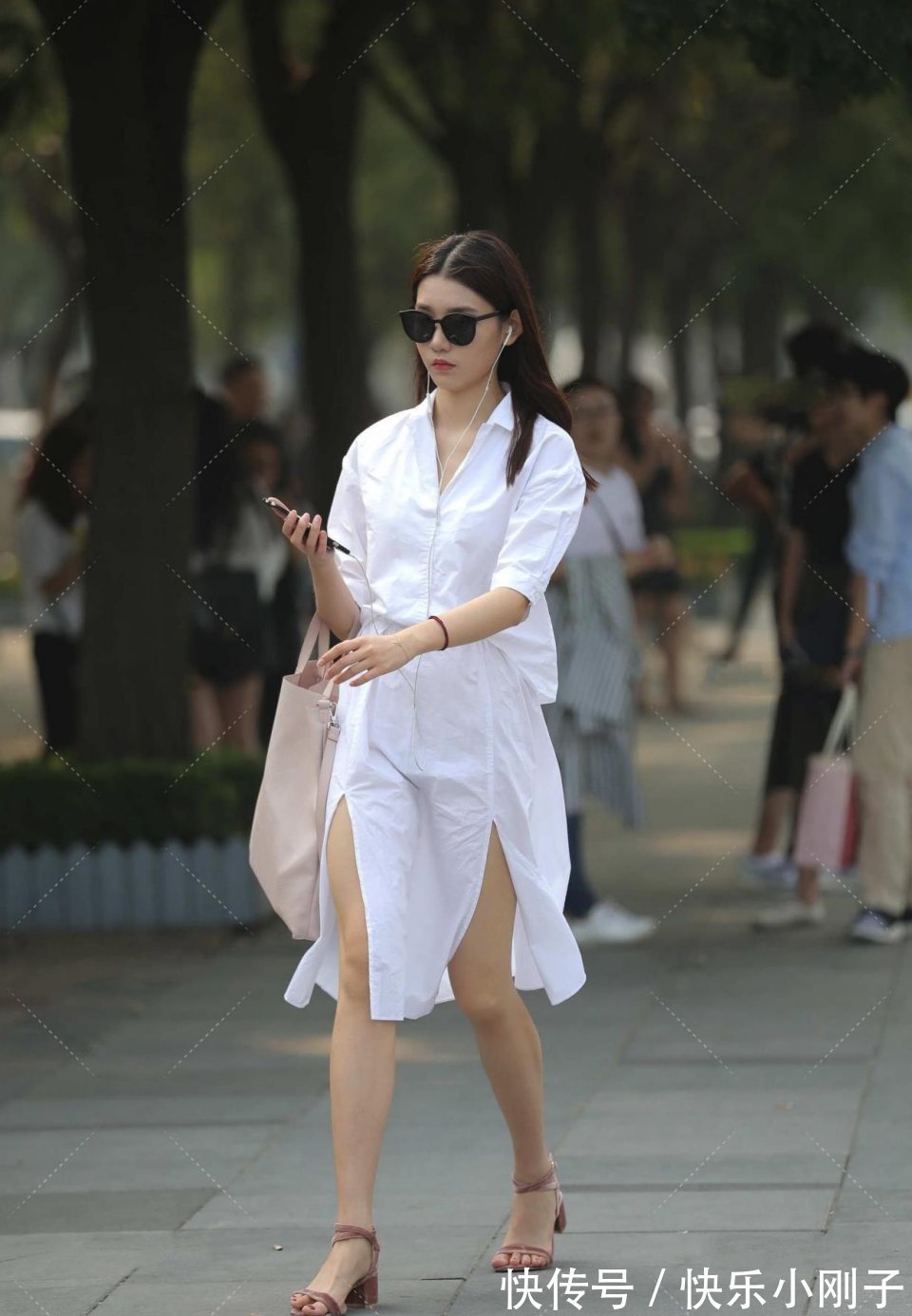 有气质|当之无愧的美女,惊艳,有气质!让我们晚上下班后吃顿饭