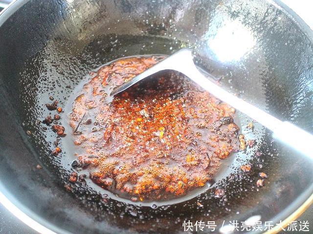 入味|排骨还有干锅做法撒把辣椒,香辣入味下酒又下饭