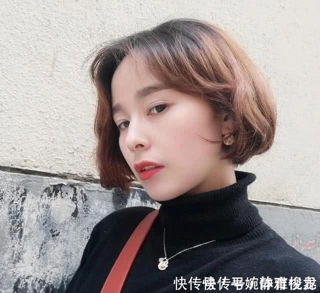 短发|四五十岁的女人,发型适合留短不留长,试试这5款,显气质又好看