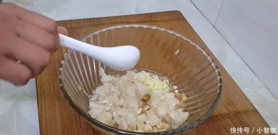 黄瓜这样做, 教你在家秘制风味腌黄瓜, 清脆爽口, 吃半年都不会坏