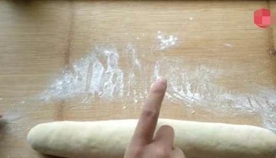 2个鸡蛋,一碗面,不用烤箱,不用一滴油,做出美食比面包还好吃