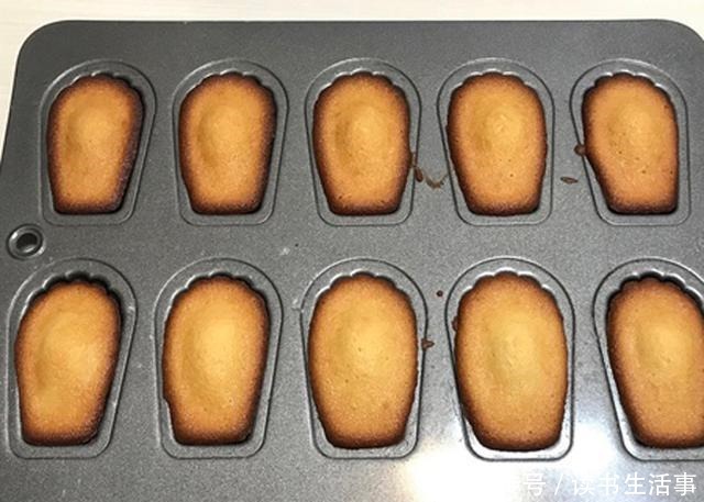 这款费南雪蛋糕,材料简单容易上手,香味浓郁,外焦内软,很好吃